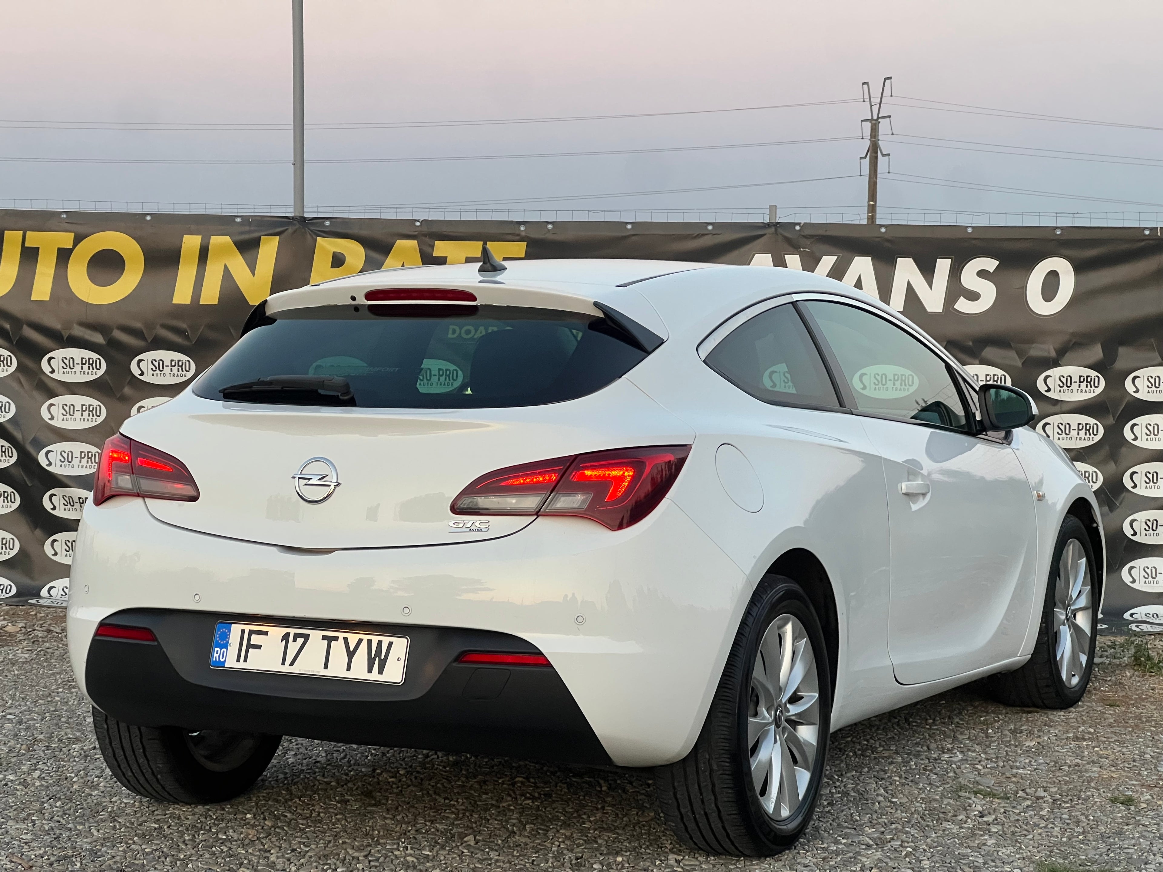 Opel Astra J GTC 2013 1.7CRDI