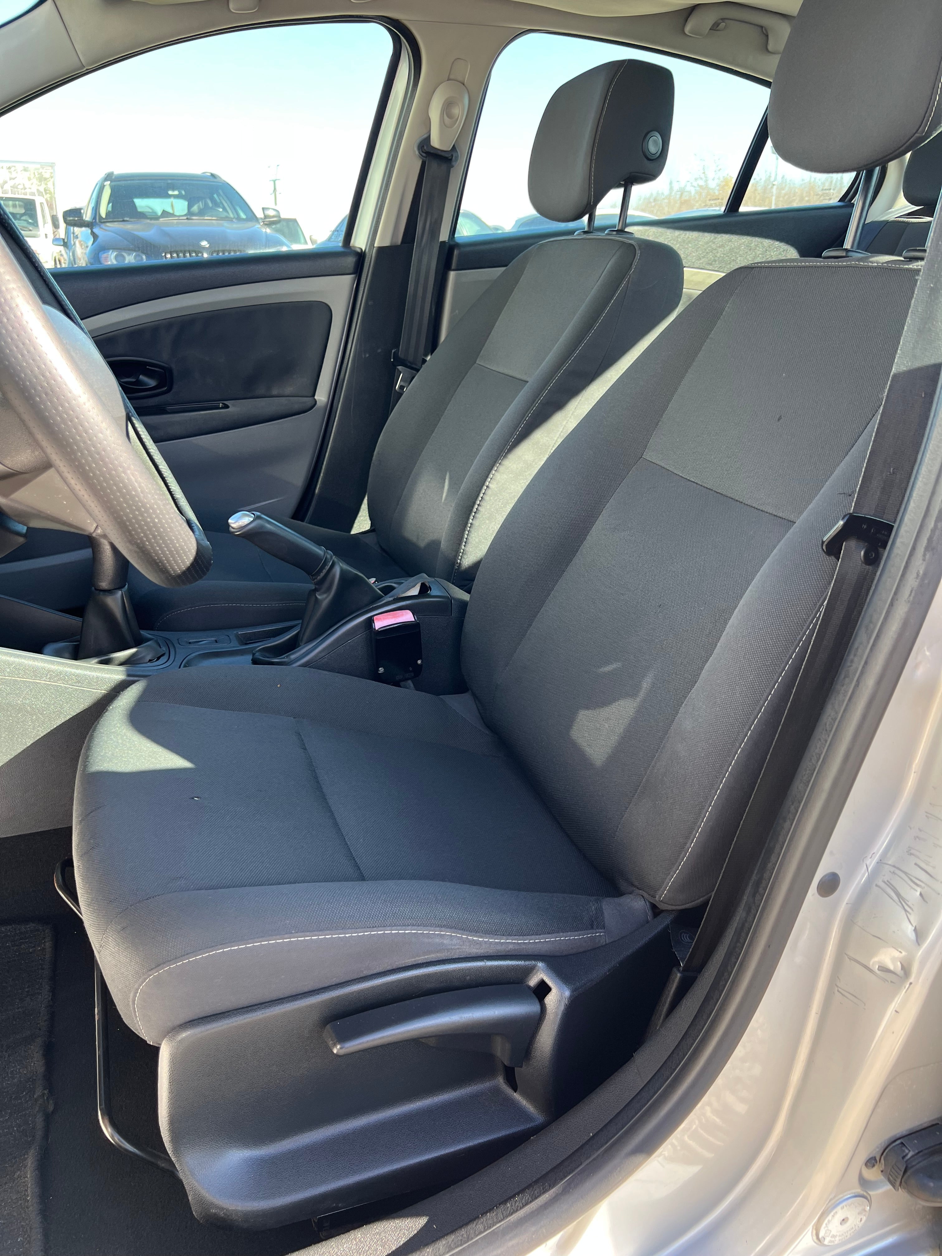 Renault Fluence 1.6MPI 2011