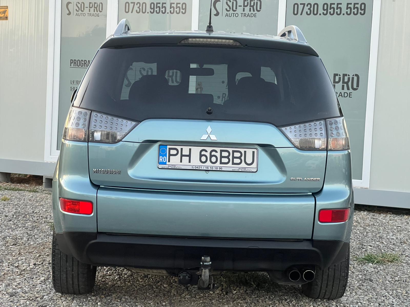 Mitsubishi Outlander • 2.0 TDI • 4x4 la buton • 7 locuri • 2007