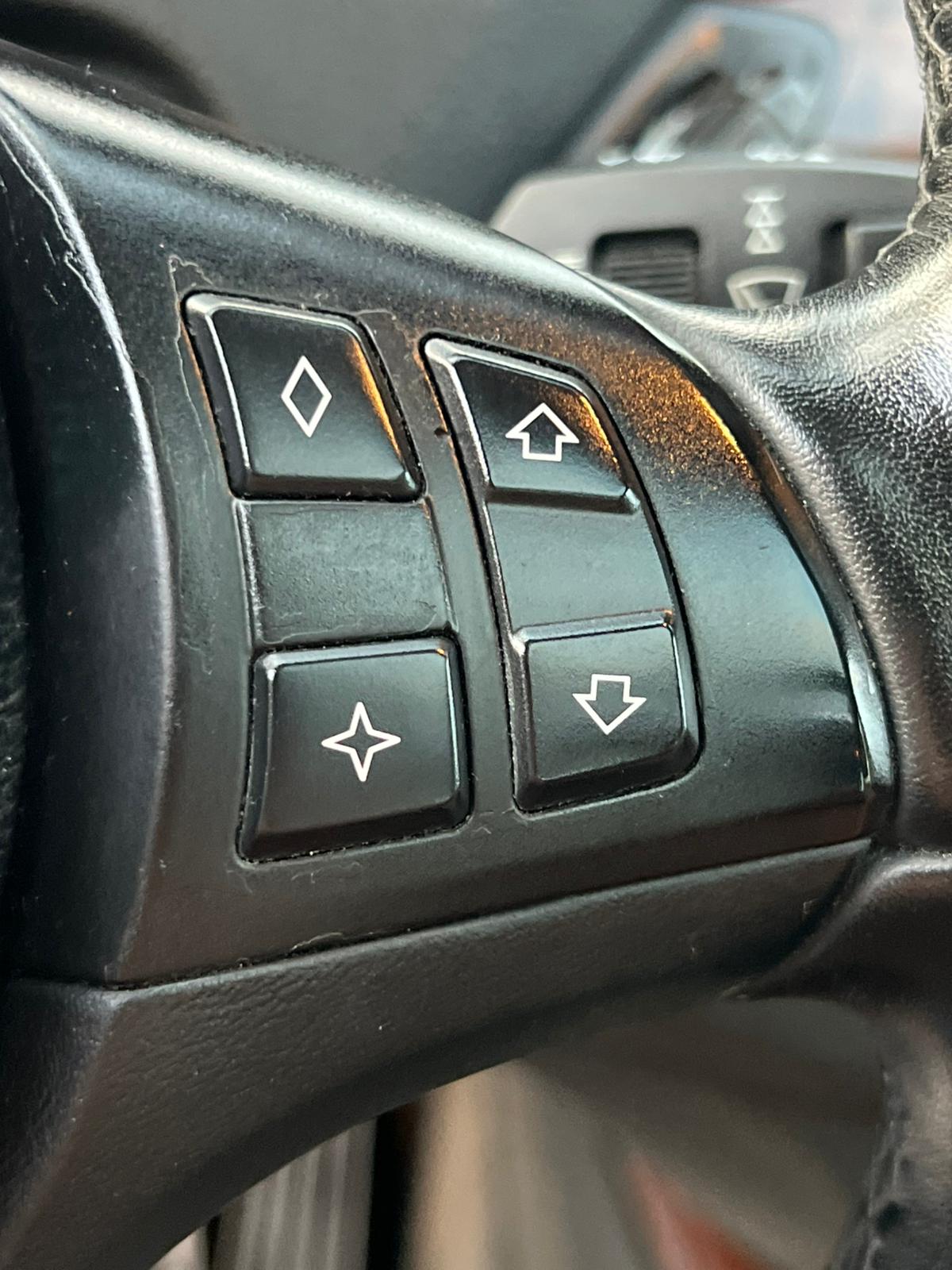 BMW X5 E70 3.0D xDrive 235CP • 2009