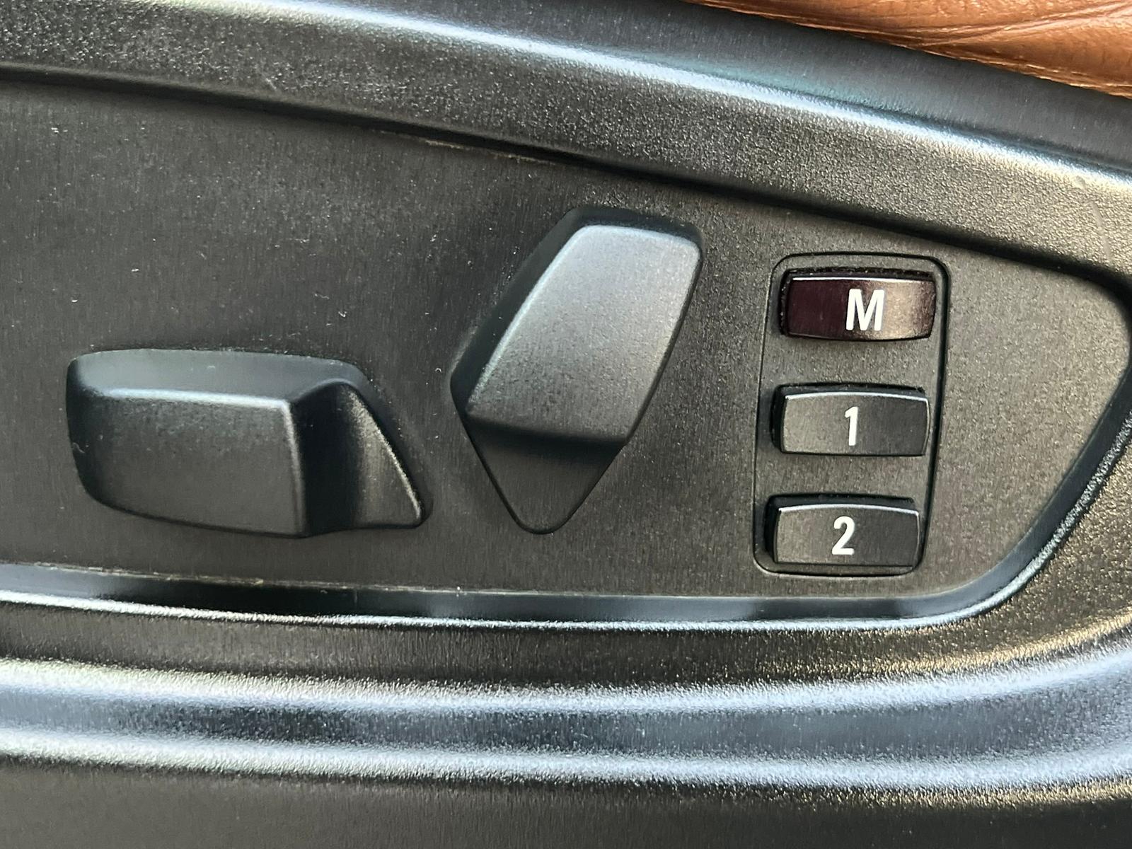 BMW X5 E70 3.0D xDrive 235CP • 2009